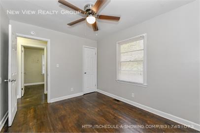 Foto del edificio - 8618 Sharonbrook Dr
