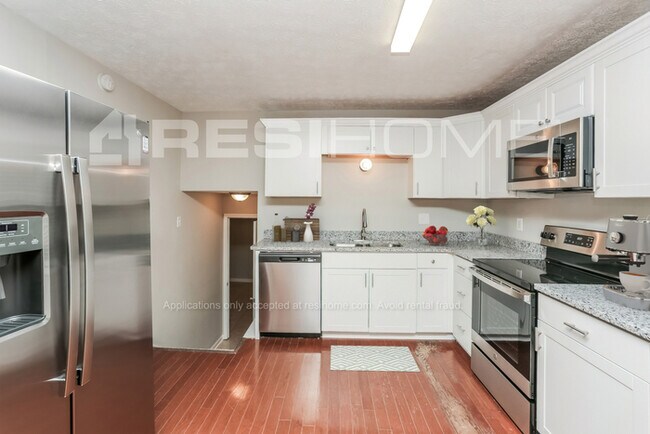 Foto del edificio - 370 Amberwood Dr