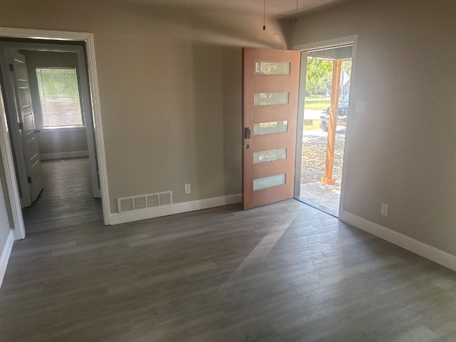 Foto del edificio - 506 NE 37th St