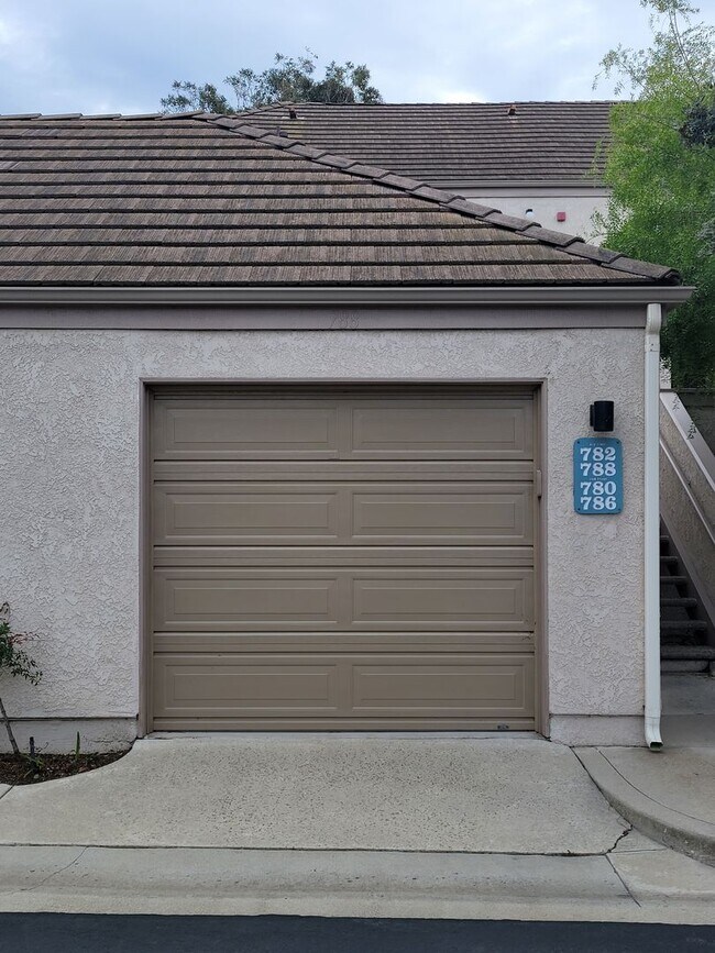 Building Photo - Port Hueneme - 3rd Floor Surfside IV 2+2 C...