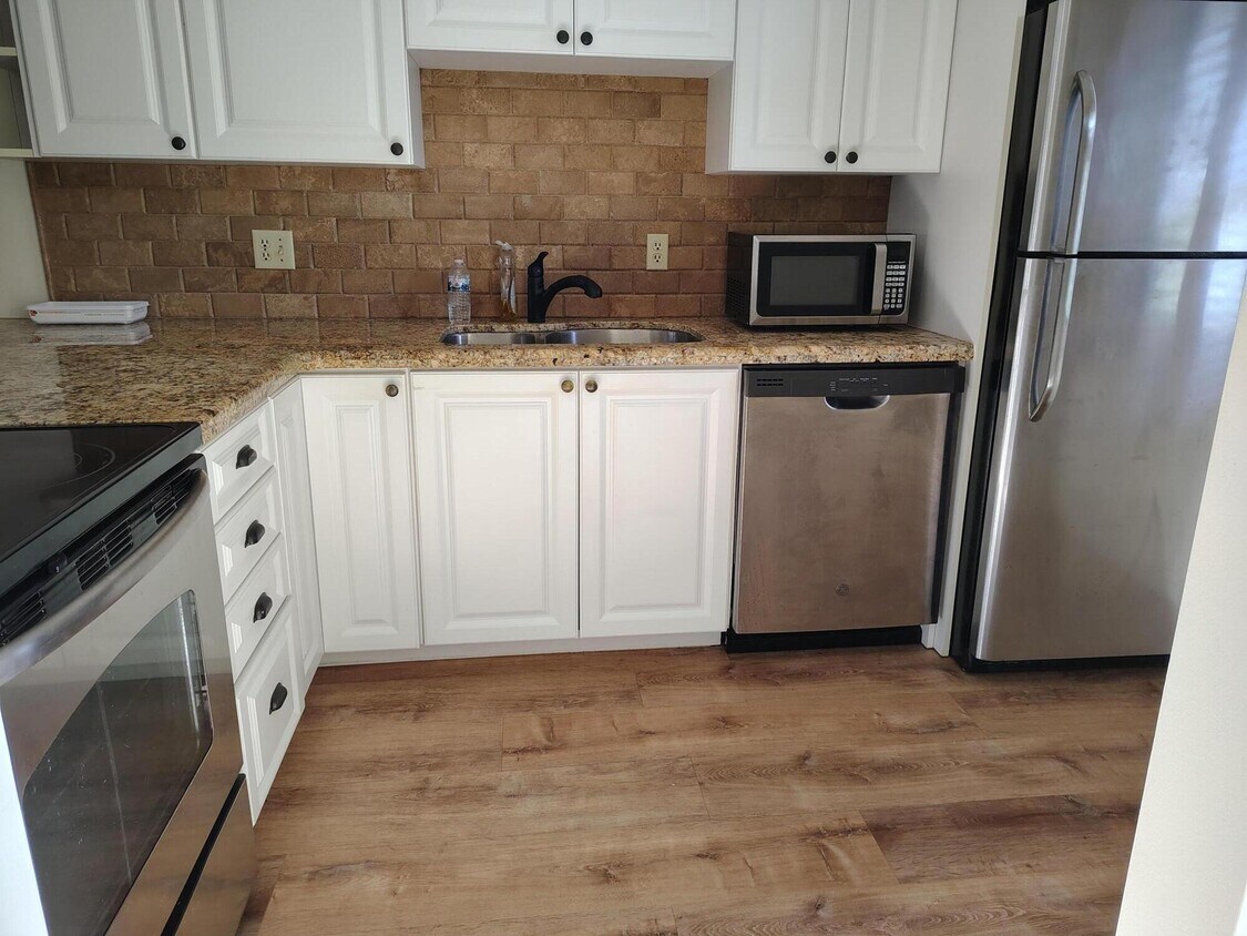 Foto del edificio - 4100 Tivoli Ct