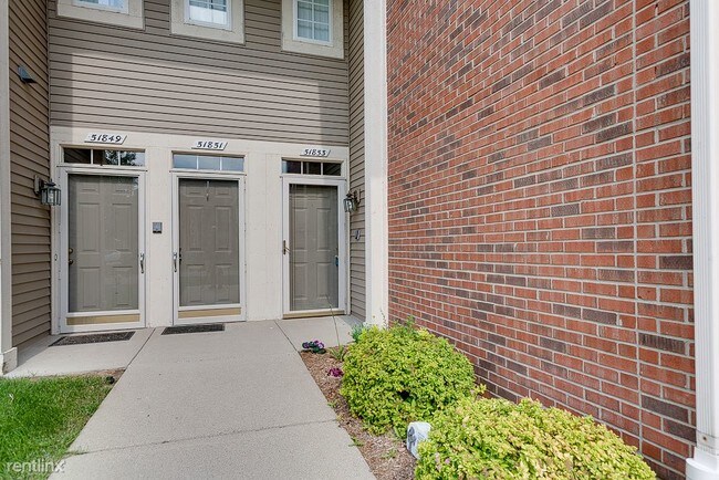 Building Photo - 51853 Adler Park Dr E