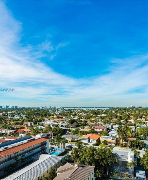 Foto principal - 8926 Collins Ave