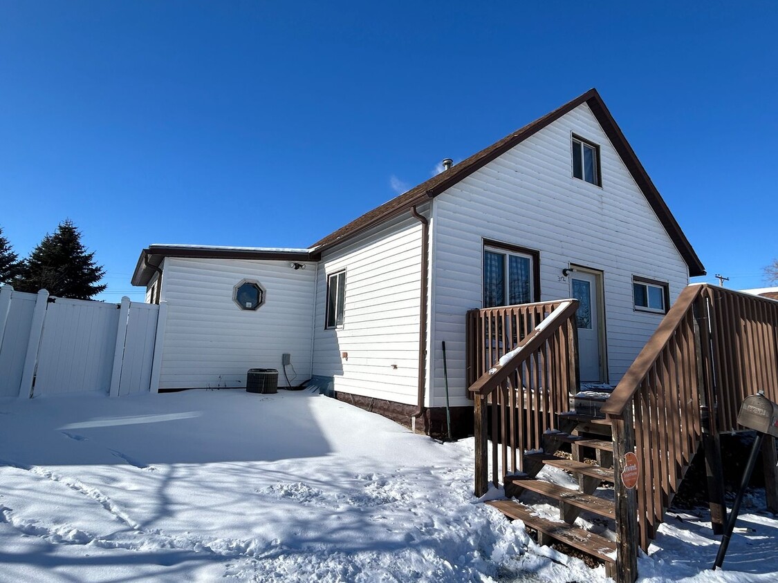 Primary Photo - Spacious Single Family Home