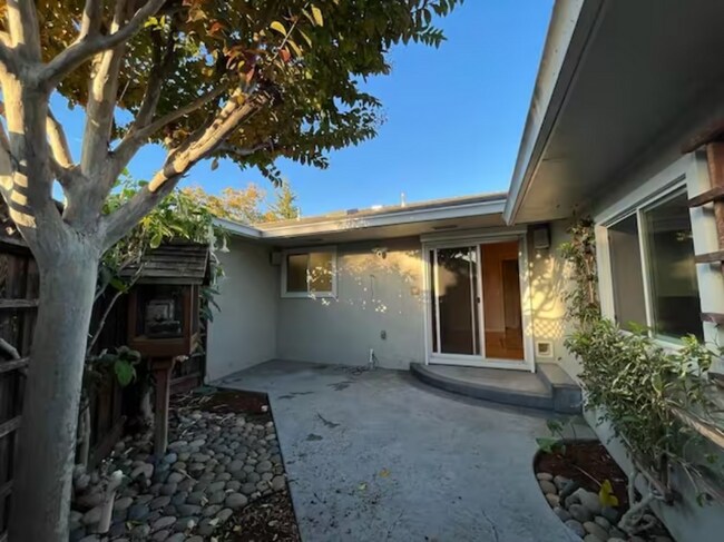 Building Photo - 4051 Mattos Dr