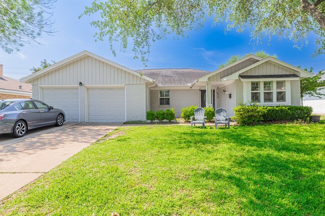 Foto del edificio - 14127 Woodthorpe Ln