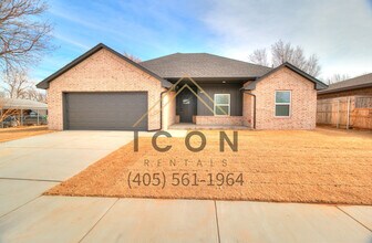 Building Photo - 809 S 2nd St