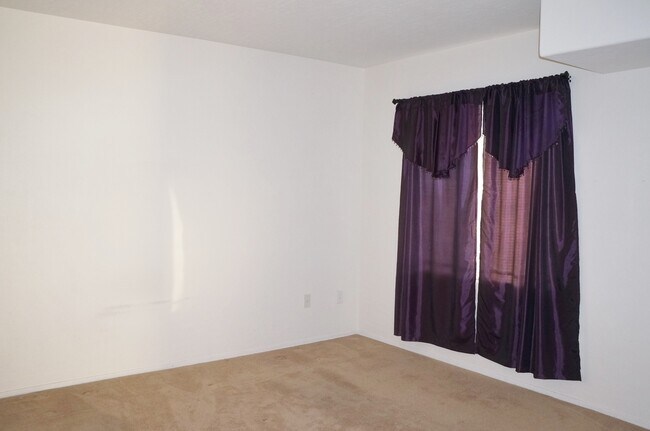 Building Photo - Charming condo in desirable Northwest Las Vegas near Sky Pointe