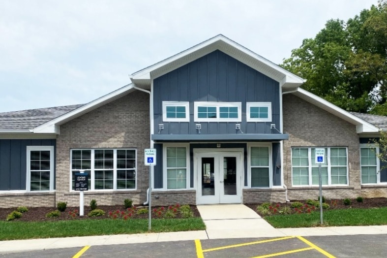 The Jewel Whispering Oaks Apartments in Swansea, IL