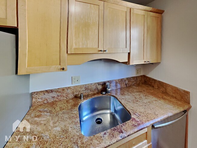 Foto del edificio - 695 Grand View Ave Apt 103