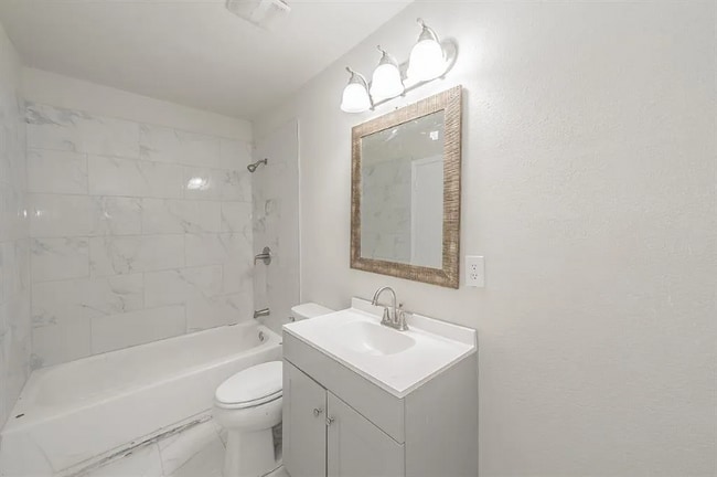 Building Photo - 8322 Campanella Dr