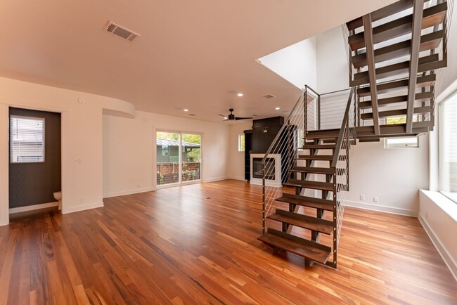 Building Photo - Custom & Modern 3 Story with Separate Gues...