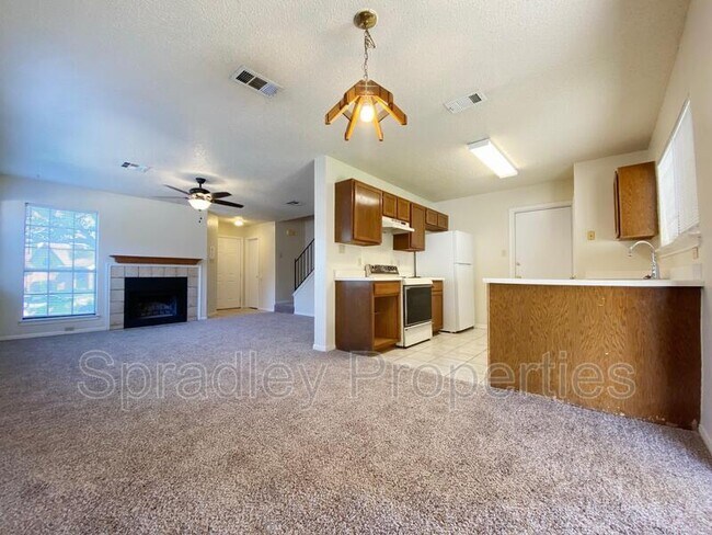 Foto del edificio - 4801 Stone Ridge Dr