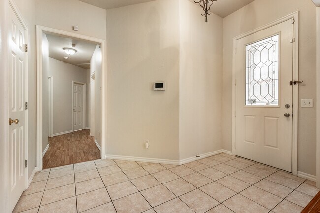 Building Photo - 15517 Monarch Ln