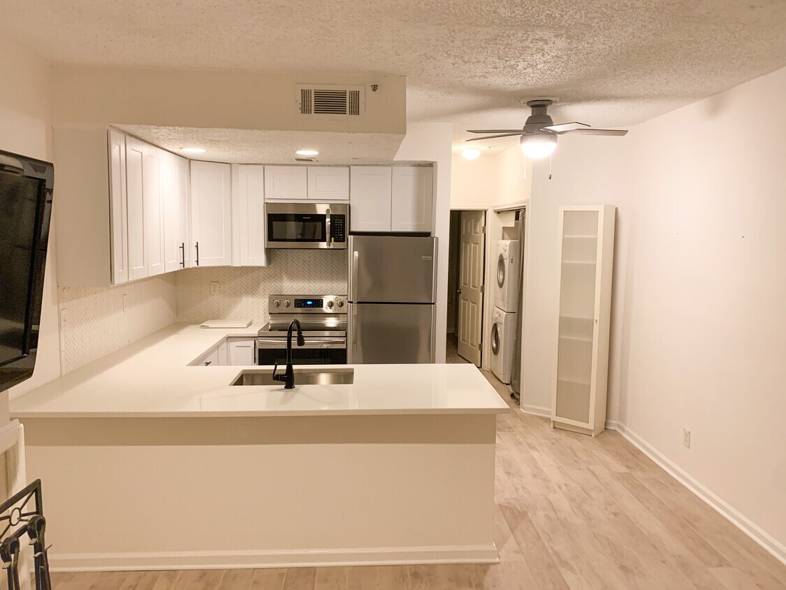 Foto principal - 1050 Piedmont Ave NE