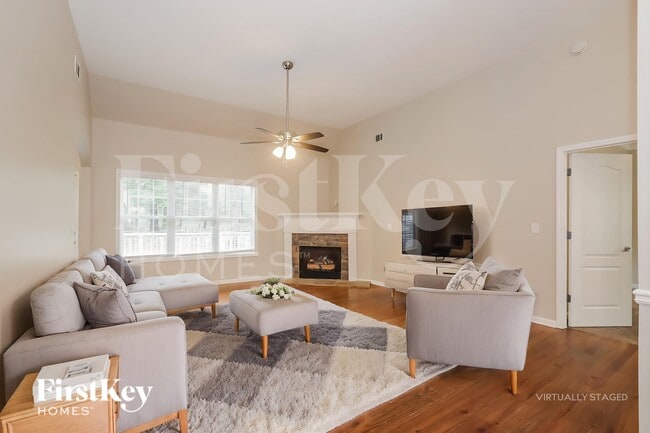 Building Photo - 2570 Serenity St