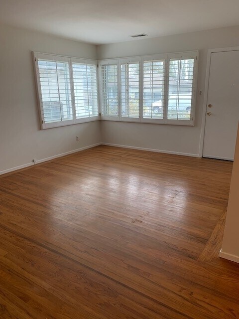 master bedroom - 328 San Rey Ave