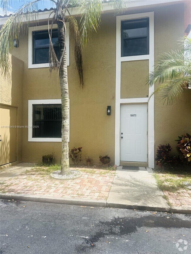 Building Photo - 10873 NW 45th St