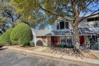 Building Photo - 1411 Gracy Farms Ln