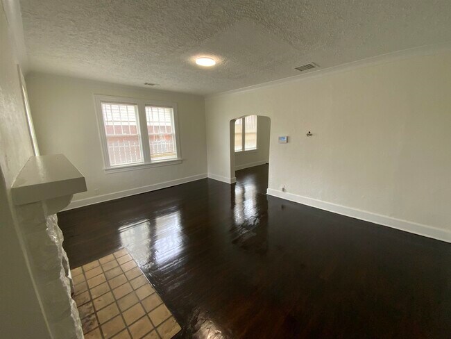 Foto del edificio - 920 N Auburndale St