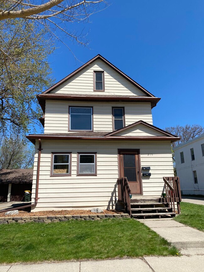 Foto del edificio - 815 5th St SW