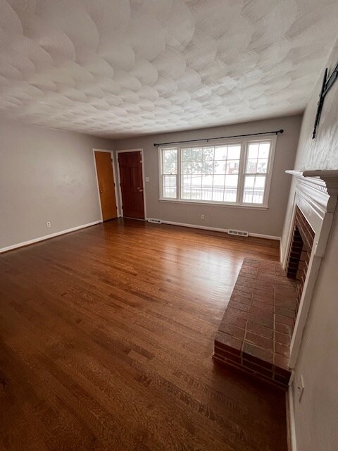 Foto del edificio - 5680 Meadowcrest St