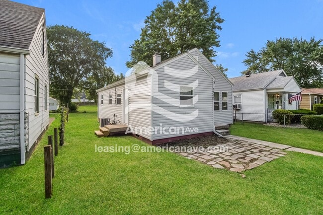 Building Photo - 2710 Fletcher St