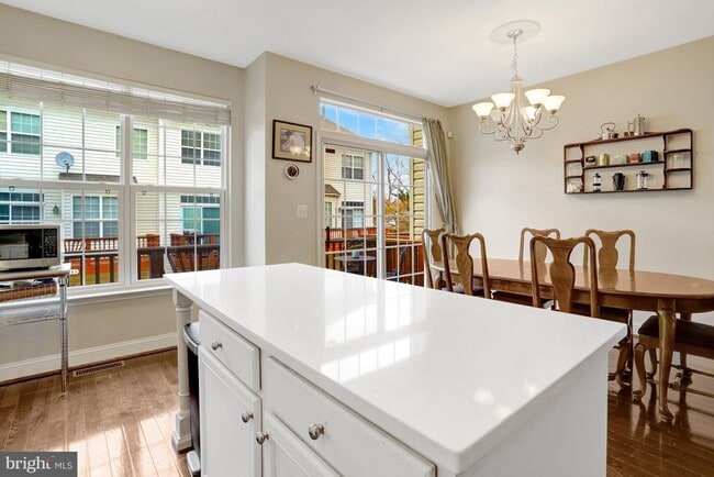 Foto del edificio - 2342 Huntington Station Ct