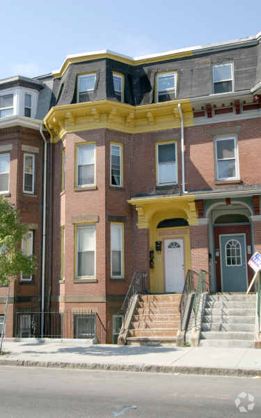 Primary Photo - 2999 Washington St
