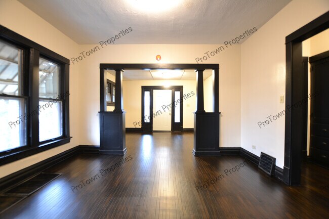 Foto del edificio - 573 Dover St