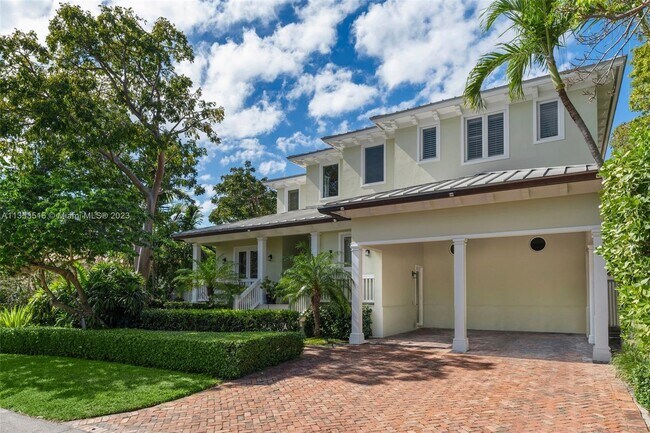 Foto del edificio - 215 Buttonwood Dr
