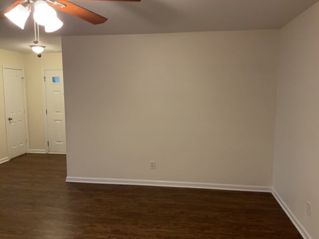 Foto del edificio - 7005 Sunman Rd