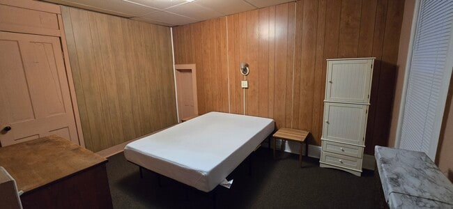 Building Photo - 202 N Clinton St