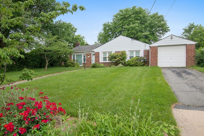 Fantastic Ranch in Convenient Location! - Fantastic Ranch in Convenient Location! House