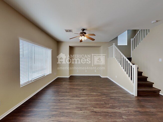 Building Photo - 920 Sunny Acres