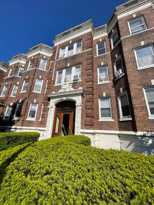 Foto del edificio - 1637 Commonwealth Ave