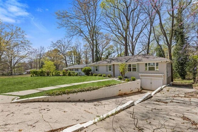 Building Photo - 2779 Horse Shoe Dr