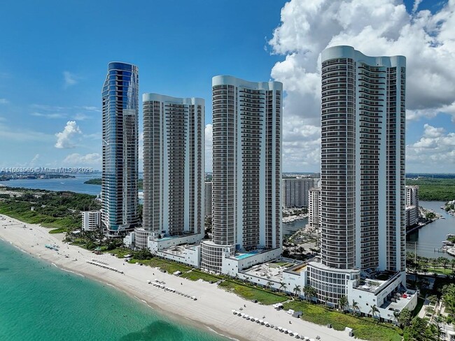 Foto del edificio - 16001 Collins Ave