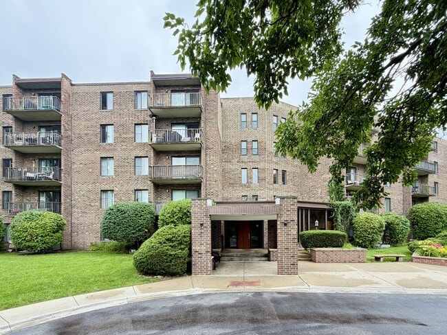 Building Photo - 525 N Quentin Rd