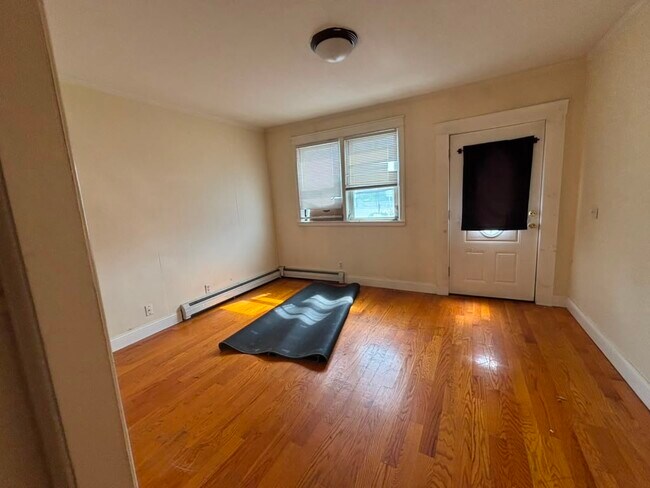 Foto del edificio - 57 Lakeview Ave
