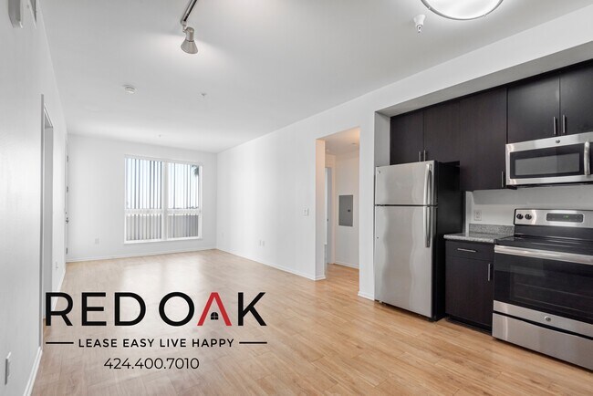 Foto del edificio - 5837 W Sunset Blvd