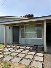 Building Photo - 334 Foxglove Ave