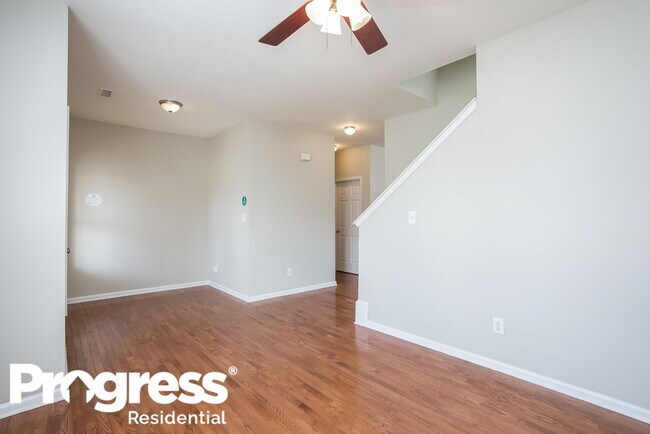 Building Photo - 200 Willowbrook Cir