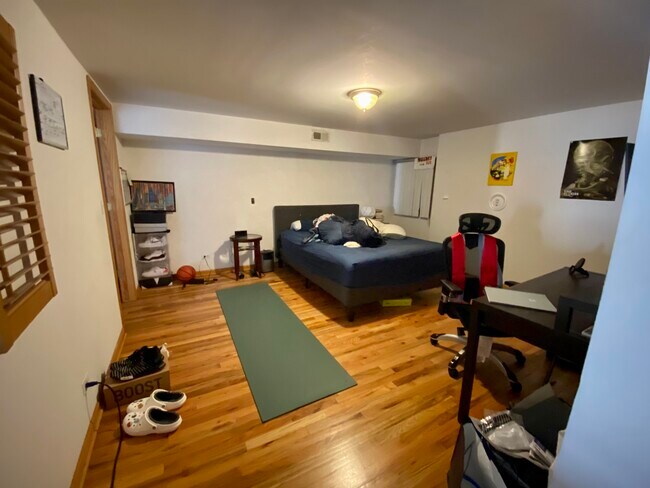 Foto del edificio - 3323 N Clark St