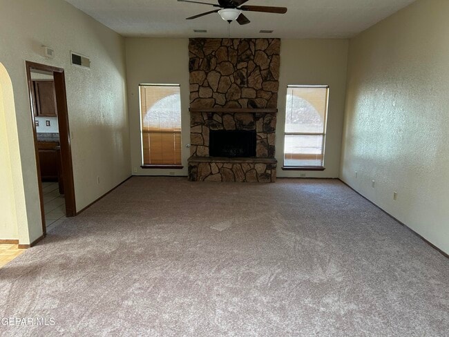 Building Photo - 419 El Camino Dr