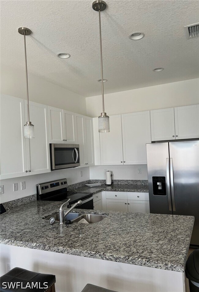Foto del edificio - 5474 Cassidy Ln