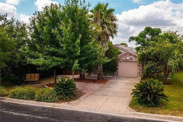 Foto del edificio - 5306 Apple Orchard Ln