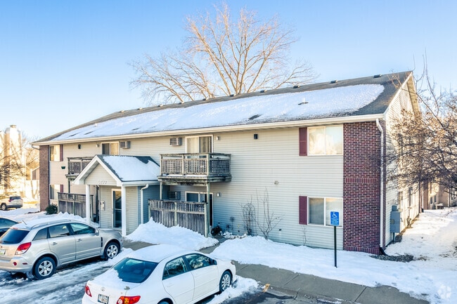 Building Photo - Dakota Apartments