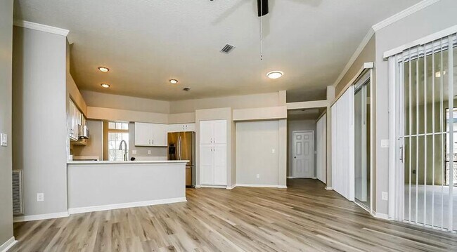 Building Photo - 10423 Nightengale Dr