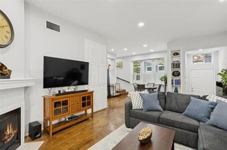 Building Photo - 4006 Holland Ave